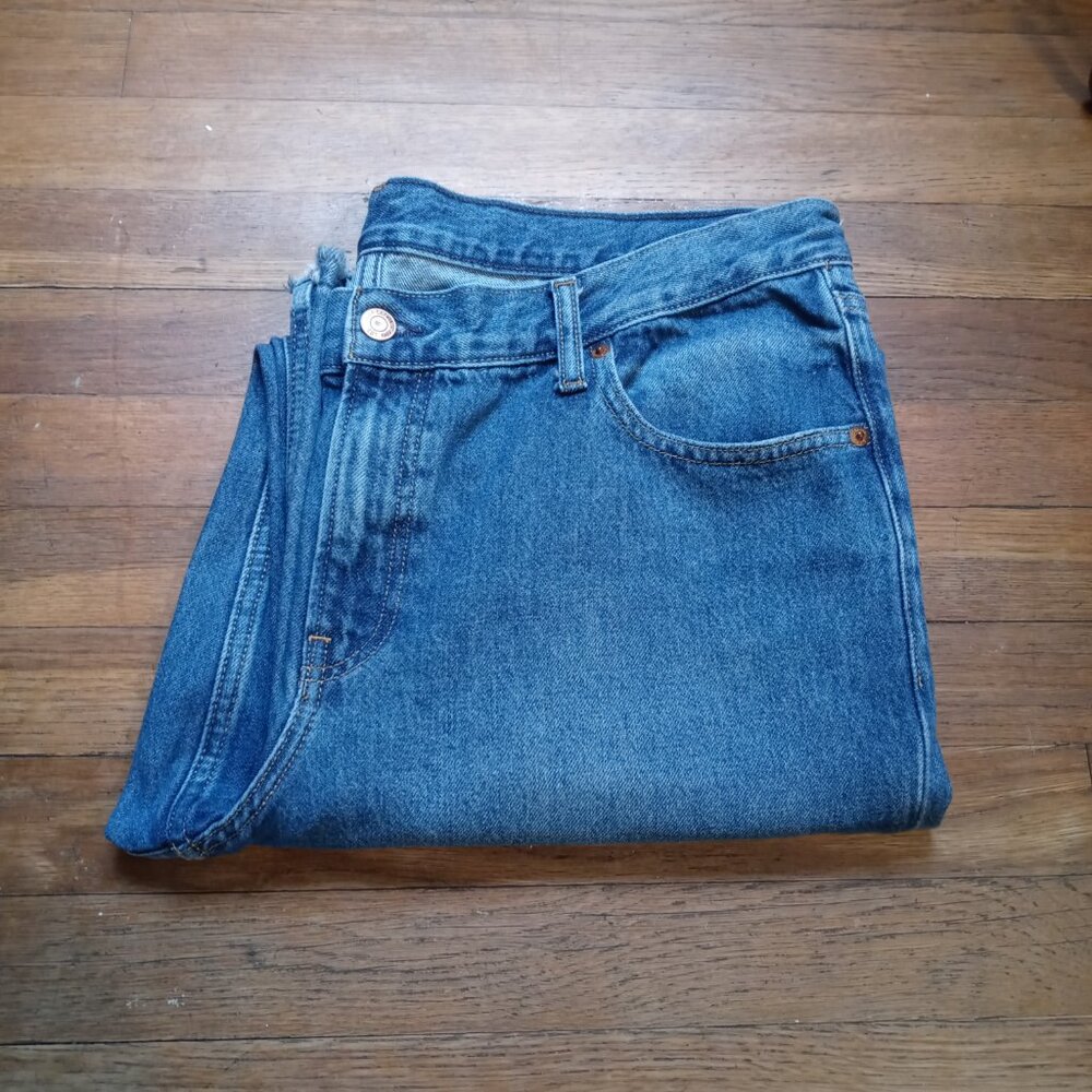 GAP low rise stride wide-leg jeans in medium indigo (14R/32) - Picture 5 of 13